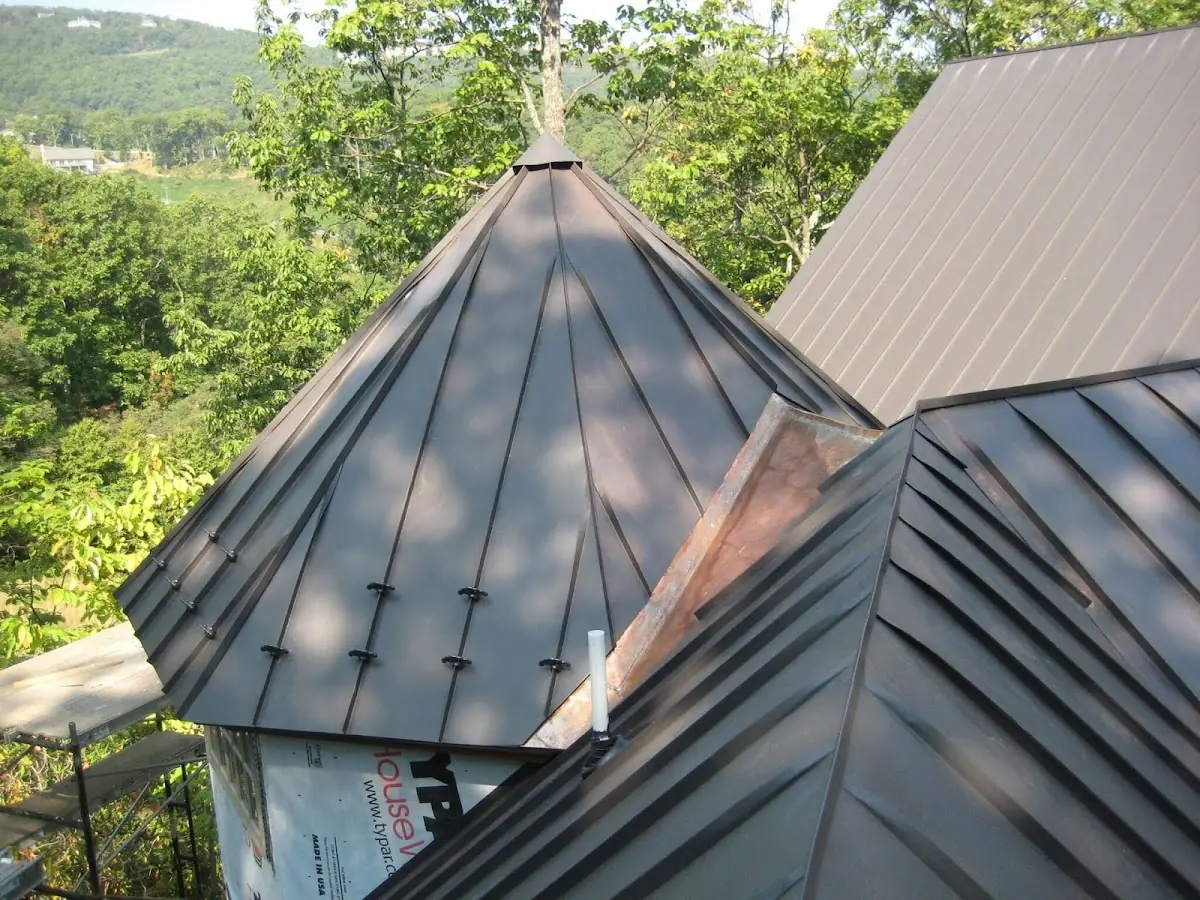 Professional Gutter Cleaning by Craftsman Roofing in Poland